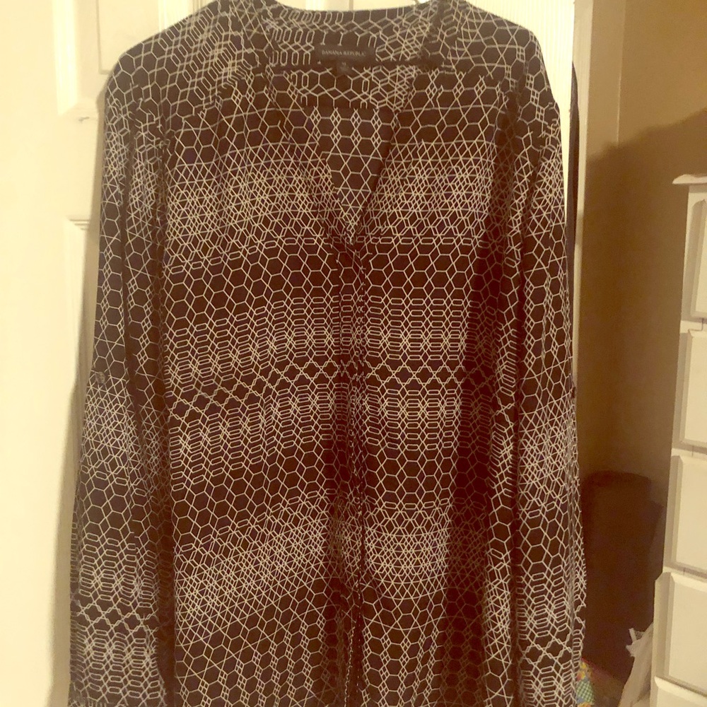 Banana republic black and white tunic top -